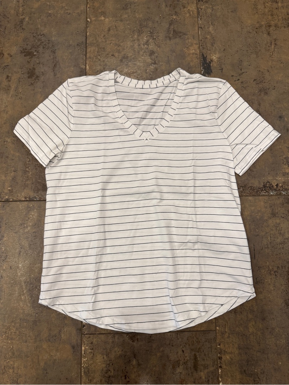 Set of 4 lululemon v-neck love tshirts
